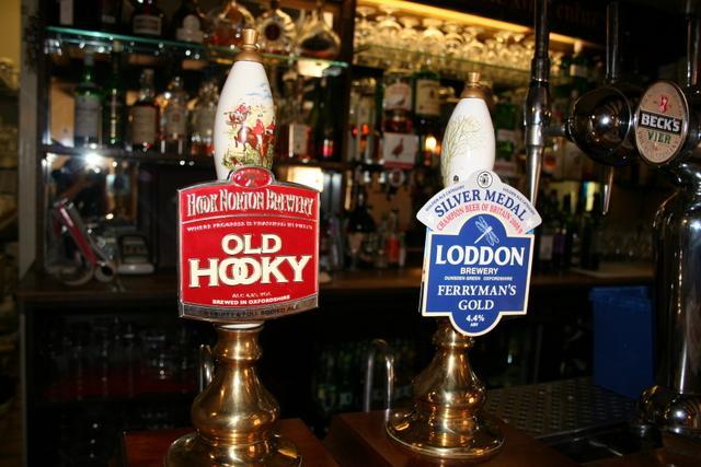 The Coach & Horses Inn Chislehampton Екстер'єр фото