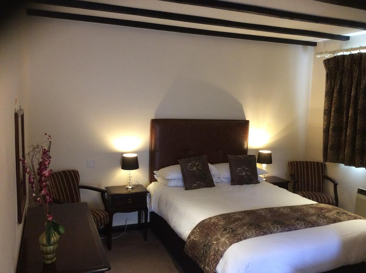 The Coach & Horses Inn Chislehampton Екстер'єр фото