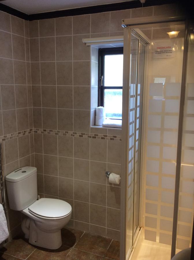 The Coach & Horses Inn Chislehampton Екстер'єр фото